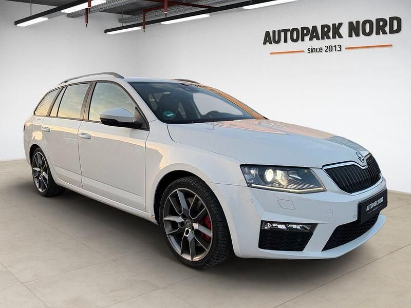Gebraucht Skoda Octavia vRS 220 PS (161 kW) 2014 Candyweiss Kleinwagen