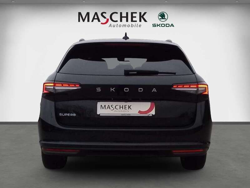 Gebraucht Skoda Superb Selection 150 PS (110 kW) 2024 Onyx schwarz metallic Kombi