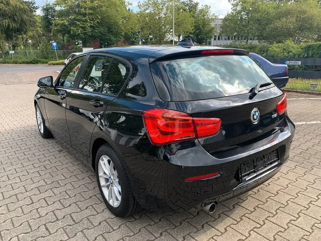 Gebraucht BMW 116 Advantage 109 PS (80 kW) 2018 Schwarz Kleinwagen