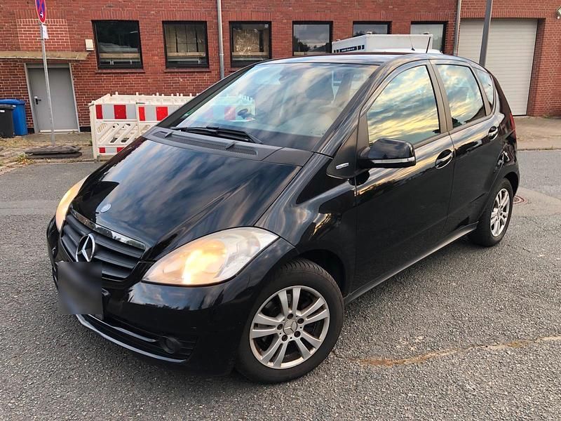 Schwarz Gebraucht 2010 Mercedes A160 Van / Kleinbus | 1.450 € (Superpreis) - Bild 1/4