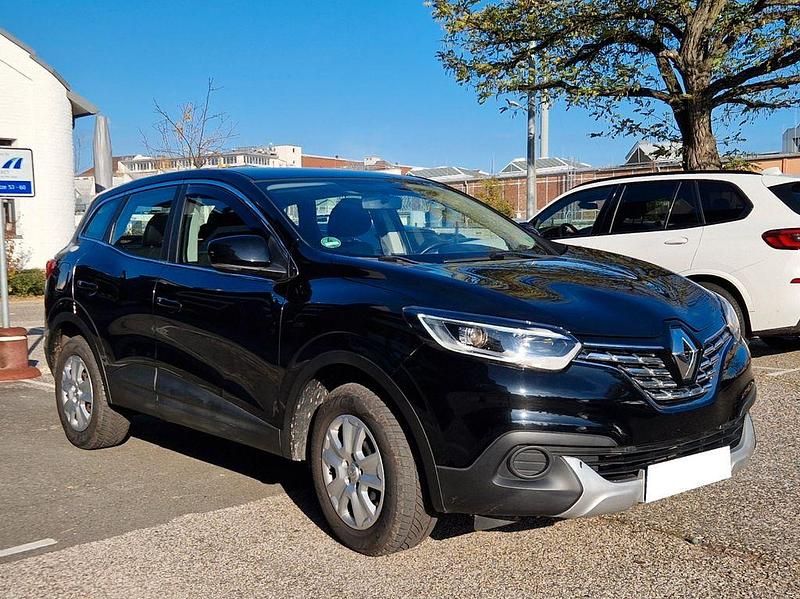 Schwarz Gebraucht 2018 Renault Kadjar Life SUV | 9.950 € (Guter Preis) - Bild 1/4