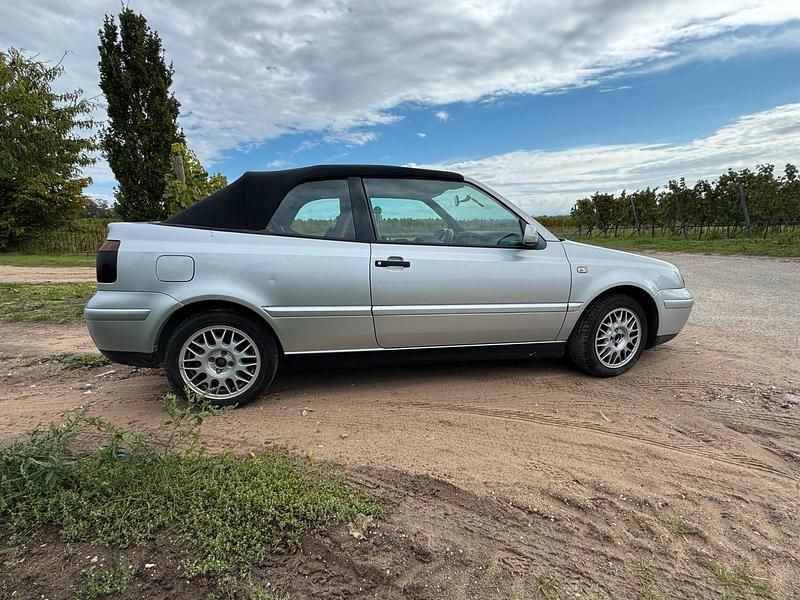 Gebraucht VW Golf Cabriolet Highline 116 PS (85 kW) 2002 Silber Cabrio