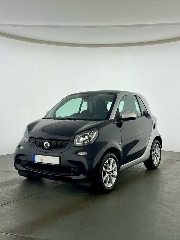 Schwarz Gebraucht 2016 Smart ForTwo Coupé Passion Coupé | 8.990 € (Fairer Preis) - Bild 1/4
