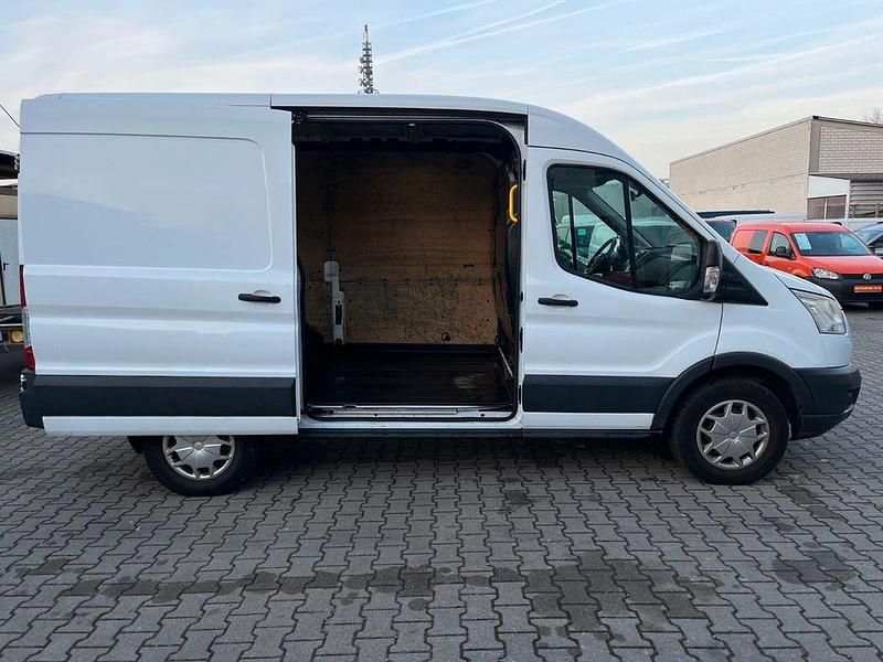 Gebraucht Ford Transit Trend 131 PS (96 kW) 2017 Weiß Van / Kleinbus