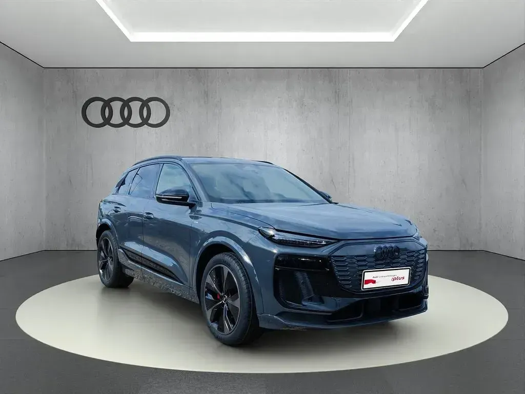 Gebraucht Audi Q6 e-tron Ambiente 284 kW (387 PS) 2025 Magnetgrau SUV