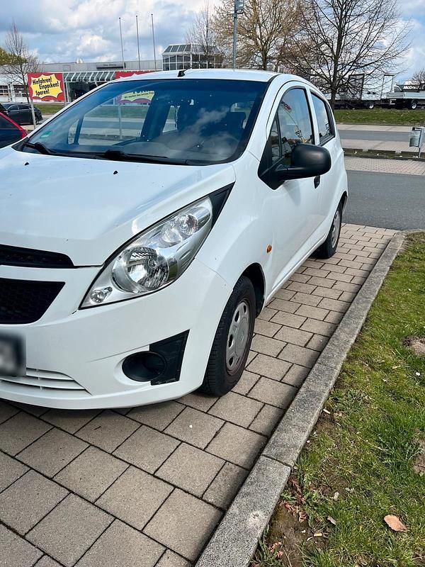 Gebraucht Chevrolet Spark 69 PS (50 kW) 2011 Weiß Kleinwagen
