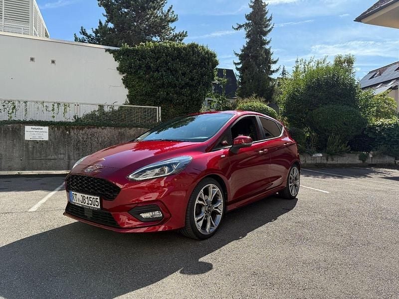 Rot Gebraucht 2021 Ford Fiesta ST-Line X Kleinwagen | 12.750 € (Superpreis) - Bild 1/4