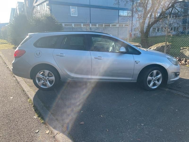 Gebraucht Opel Astra 105 PS (77 kW) 2012 Kombi