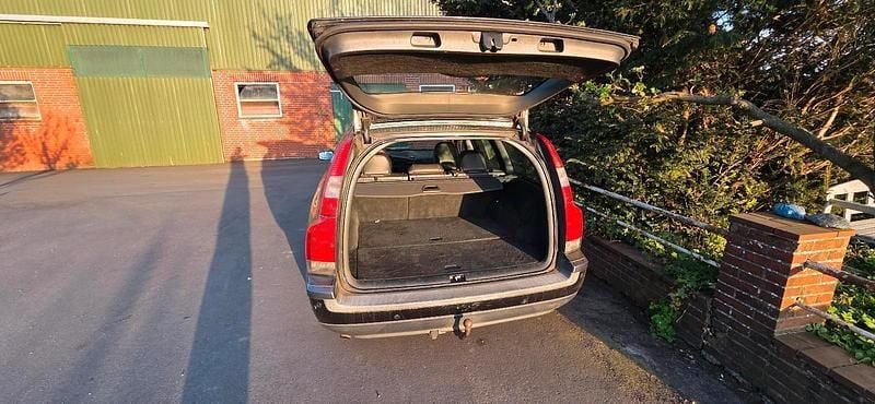 Second-hand Volvo V70 190 CP (139 kW) 2004 Negru Break