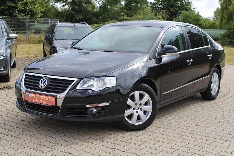 Blau Gebraucht 2007 VW Passat Limousine | 1.990 € (Superpreis) - Bild 1/4