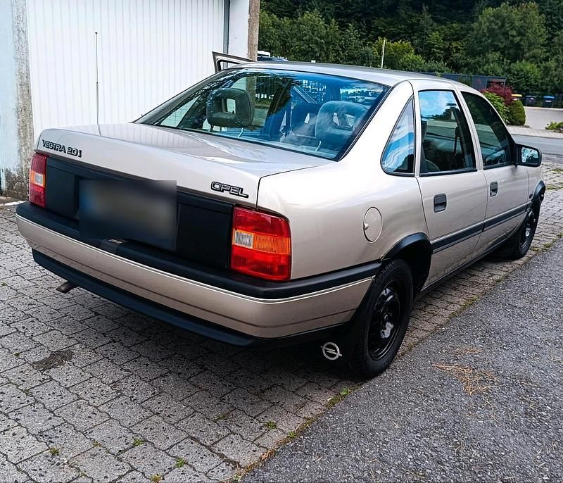 Gebraucht Opel Vectra 116 PS (85 kW) 1990 Beige Kleinwagen