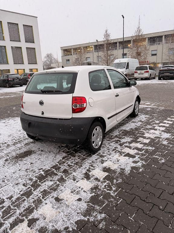 Gebraucht VW Fox 54 PS (39 kW) 2009 Weiß Kleinwagen