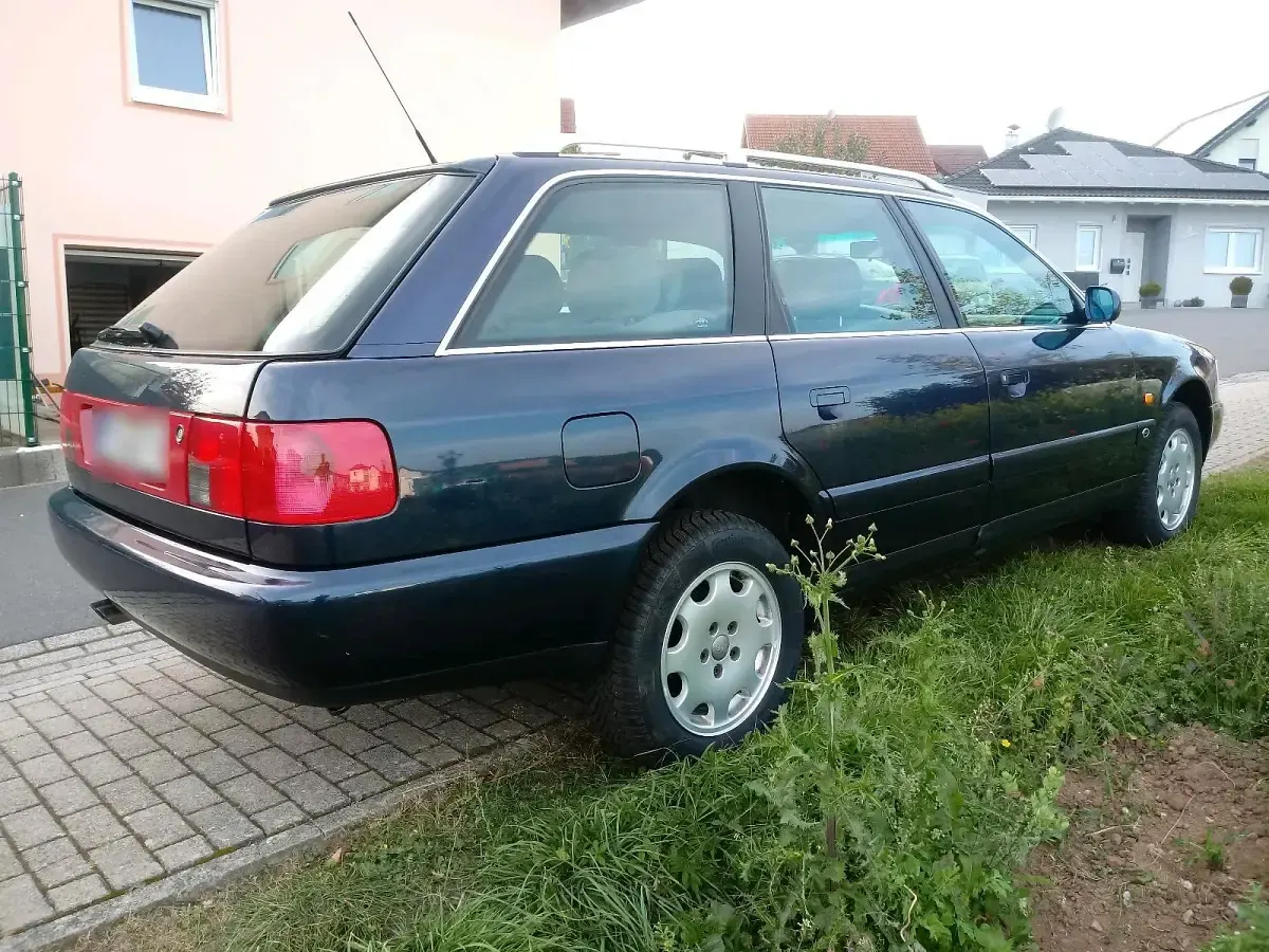 Gebraucht Audi A6 174 PS (127 kW) 1996 Blau Kombi