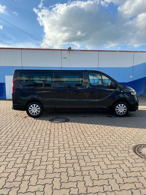 Gebraucht Opel Vivaro 145 PS (106 kW) 2017 Schwarz Van / Kleinbus