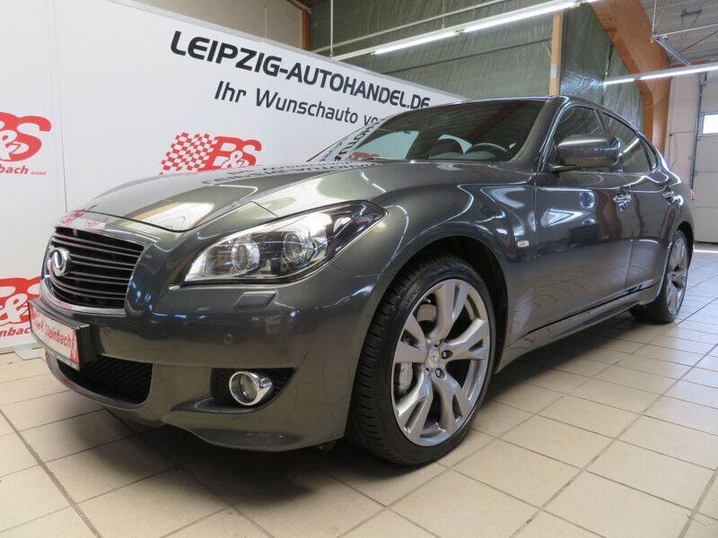 Grau Gebraucht 2015 Infiniti Q70 Limousine | 16.474 € - Bild 1/4