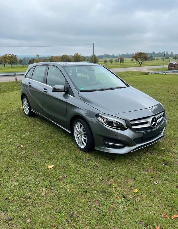 Gebraucht Mercedes B220 184 PS (135 kW) 2015 Grau Van / Kleinbus