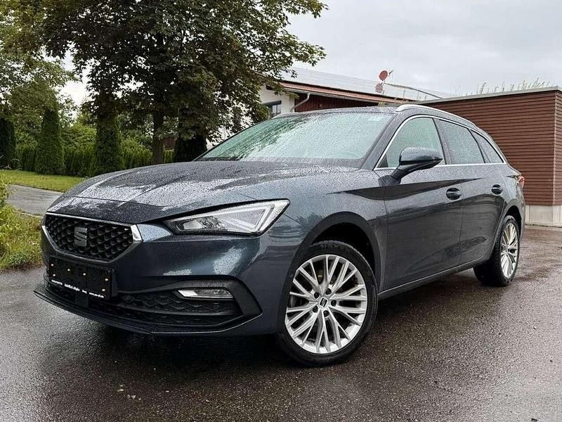 Magnetic tech grey Gebraucht 2023 Seat Leon XCELLENCE Kombi | 25.690 € (Fairer Preis) - Bild 1/4