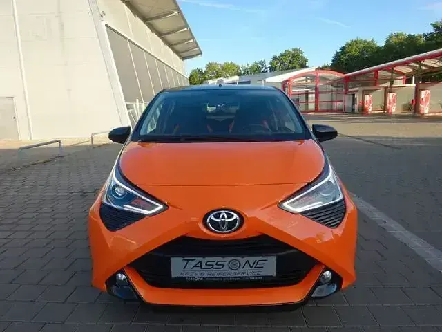 Gebraucht Toyota Aygo x-press 72 PS (52 kW) 2020 Rot Kleinwagen