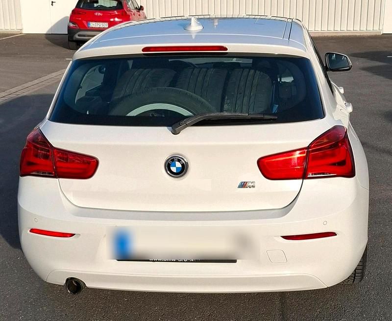 Gebraucht BMW 118 Advantage 136 PS (100 kW) 2016 Weiß Kleinwagen