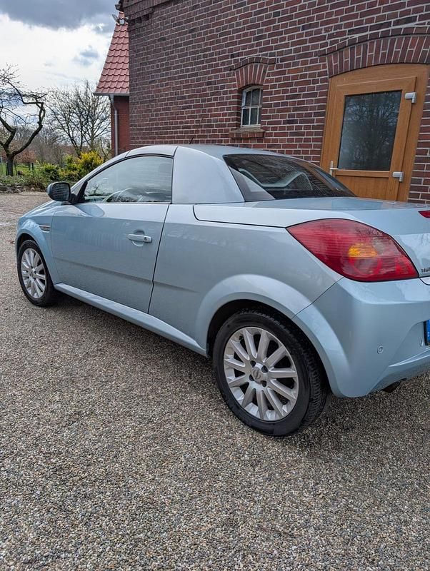 Gebraucht Opel Tigra 90 PS (66 kW) 2009 Blau Cabrio