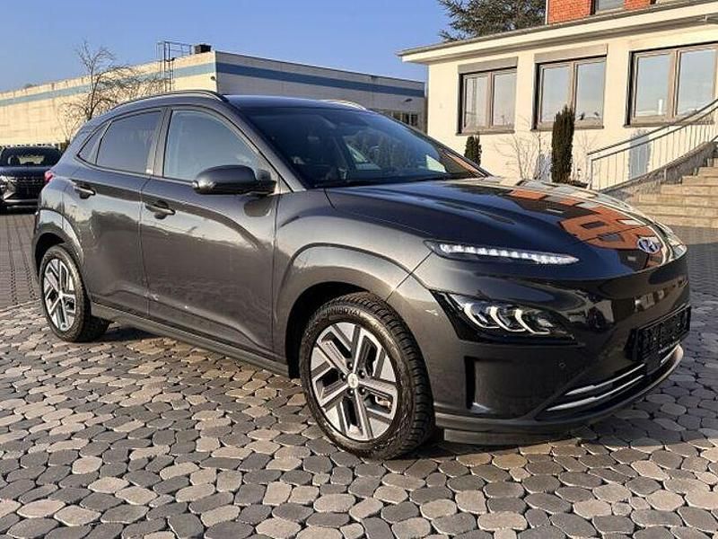 Gebraucht Hyundai Kona Trend 100 kW (136 PS) 2021 Grau SUV