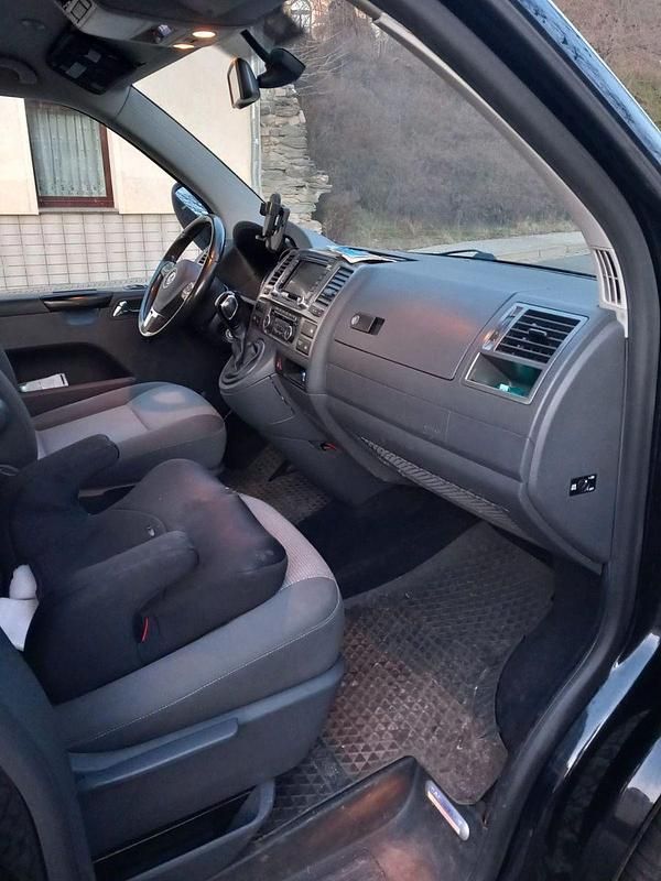 Second-hand VW T5 179 CP (131 kW) 2013 Negru Van