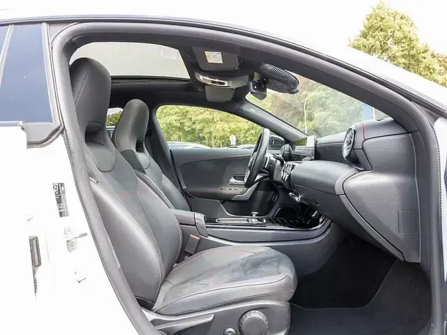 Gebraucht Mercedes CLA220 AMG line 190 PS (139 kW) 2024 Polarweiss  uni Coupé