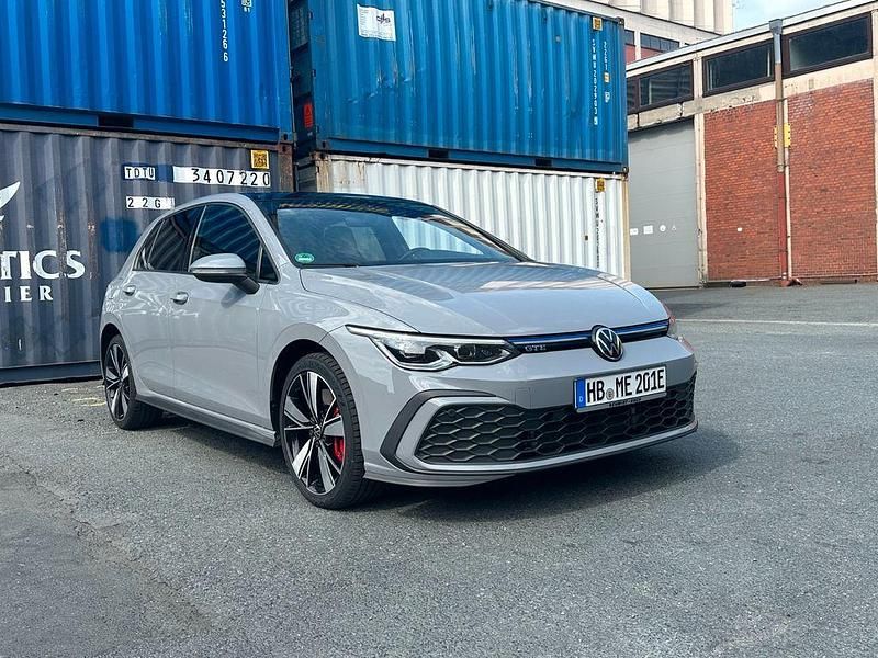 Grau Gebraucht 2021 VW Golf VIII GTE Limousine | 22.980 € (Etwas zu teuer) - Bild 1/4
