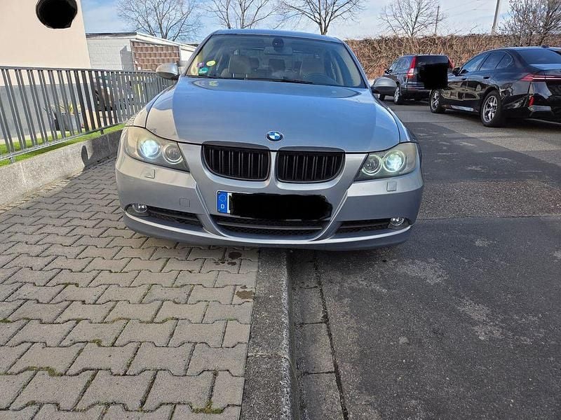 Gebraucht BMW 325 218 PS (160 kW) 2006 Blau Limousine