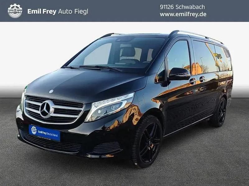 Schwarz Gebraucht 2017 Mercedes V250 Edition Van / Kleinbus | 34.990 € (Superpreis) - Bild 1/4