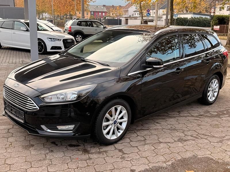 Schwarz Gebraucht 2016 Ford Focus Kombi | 5.000 € (Superpreis) - Bild 1/4