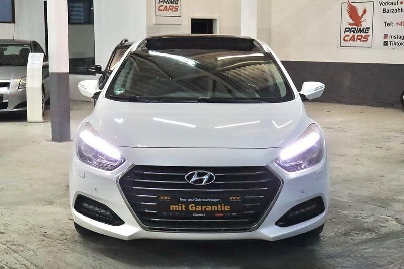 Gebraucht Hyundai i40 Premium 141 PS (103 kW) 2017 Weiß Kombi