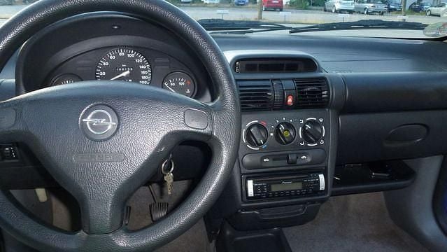 Gebraucht Opel Corsa Eco 73 PS (53 kW) 1998 Blau Kleinwagen