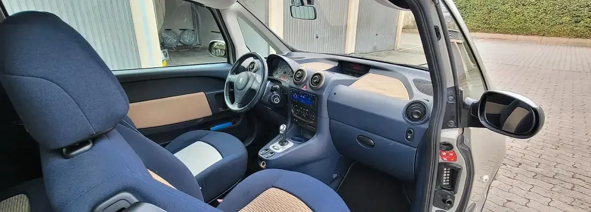 Gebraucht Peugeot 1007 85 PS (62 kW) 2005 Braun Van / Kleinbus