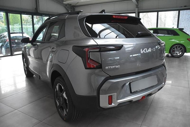 Neu Kia Stonic 101 PS (74 kW) 2026 Grau metallic SUV