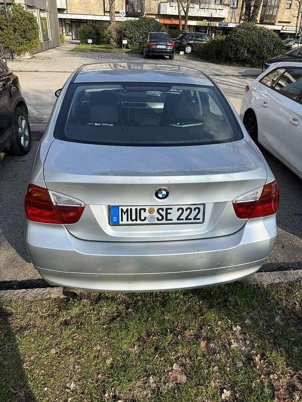 Gebraucht BMW 318 Basis 129 PS (94 kW) 2006 Grau Limousine