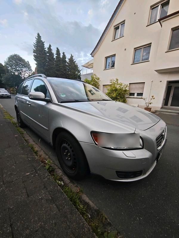 Silber Gebraucht 2008 Volvo V50 Kombi | 1.650 € (Superpreis) - Bild 1/4
