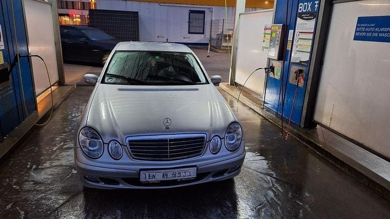 Gebraucht Mercedes E200 Classic 163 PS (119 kW) 2005 Silber Limousine