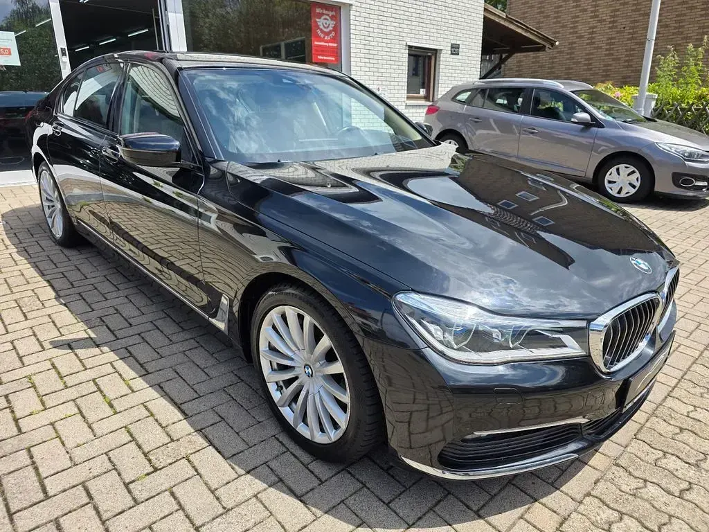 Gebraucht BMW 740 326 PS (239 kW) 2018 Schwarz Limousine