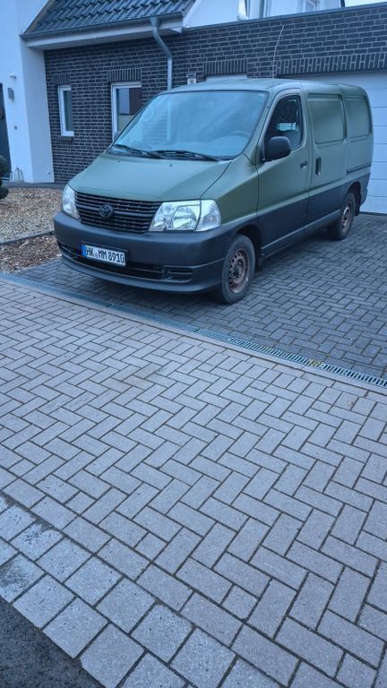 Grün Gebraucht 2008 Toyota HiAce Van / Kleinbus | 6.000 € (Fairer Preis) - Bild 1/4
