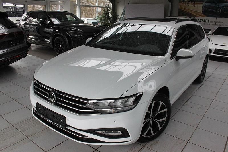 Gebraucht VW Passat 150 PS (110 kW) 2023 Weiß Limousine