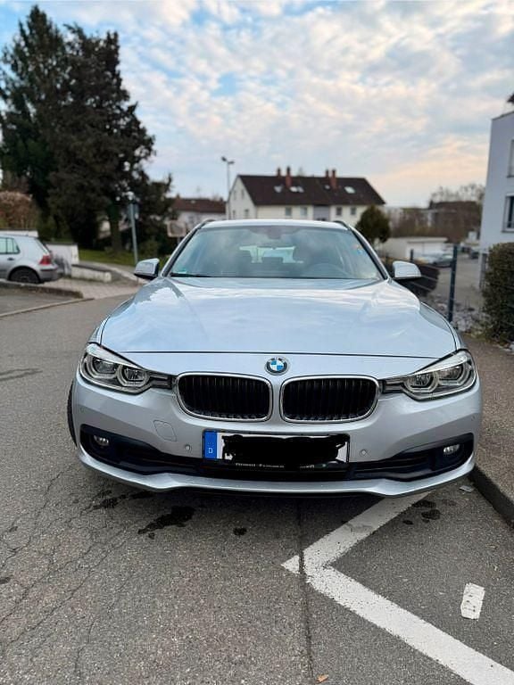 Gebraucht BMW 320 Advantage 163 PS (119 kW) 2016 Silber Kombi