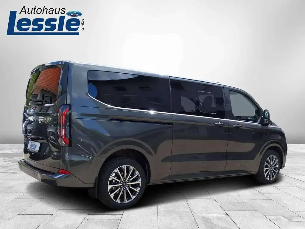 Neu Ford Tourneo Titanium X 170 PS (125 kW) 2026 Magneticgrau (metallic) Van / Kleinbus