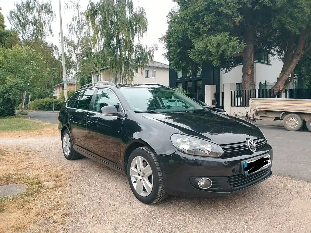 Gebraucht VW Golf VI 105 PS (77 kW) 2011 Schwarz Kleinwagen