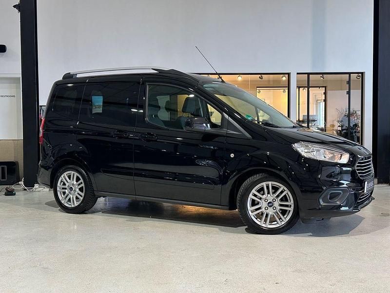 Gebraucht Ford Tourneo Courier Titanium 101 PS (74 kW) 2020 Schwarz Van / Kleinbus