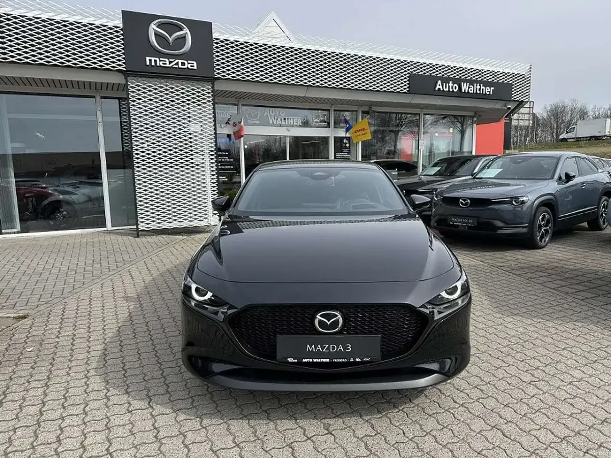 Neu Mazda 3 Center-Line 140 PS (102 kW) 2026 Jet black Limousine