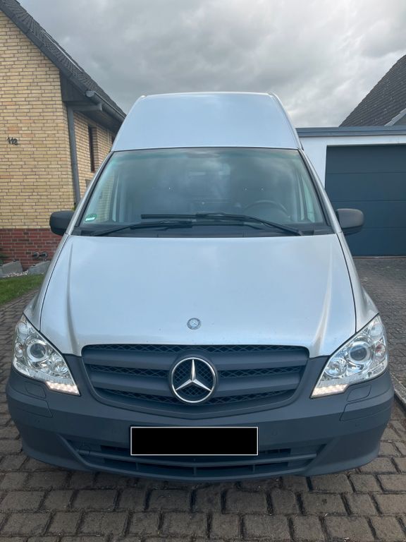 Silber Gebraucht 2012 Mercedes Vito Van / Kleinbus | 7.500 € (Superpreis) - Bild 1/4
