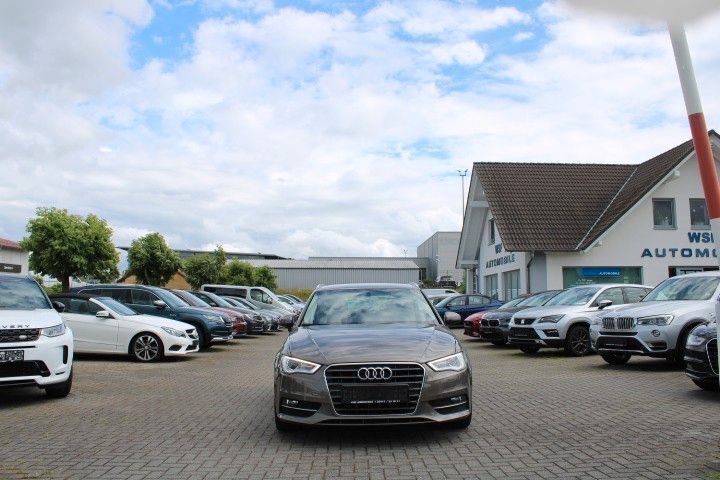 Dakotagrau metallic Gebraucht 2014 Audi A3 Sportback Ambition Limousine | 14.900 € (Fairer Preis) - Bild 1/4
