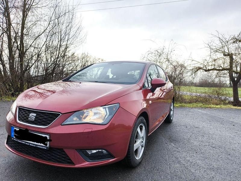 Rot Gebraucht 2014 Seat Ibiza Style Limousine | 5.600 € (Fairer Preis) - Bild 1/4
