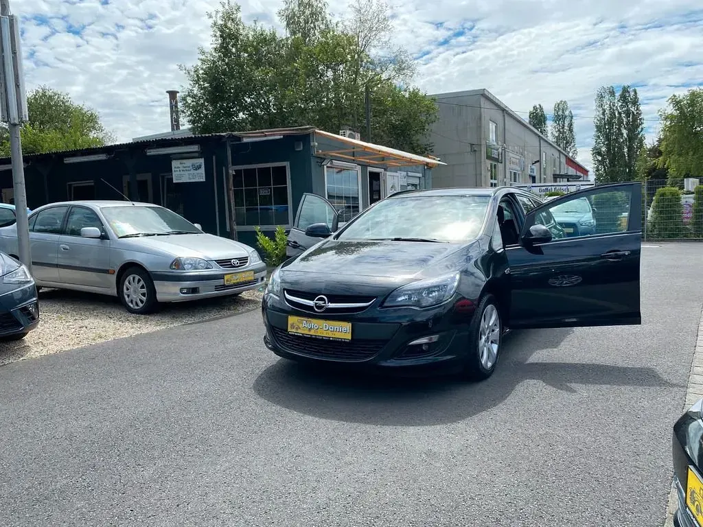 Gebraucht Opel Astra 140 PS (102 kW) 2015 Schwarz Limousine